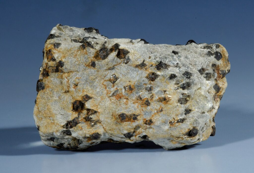 garnet schist metamorphic rock